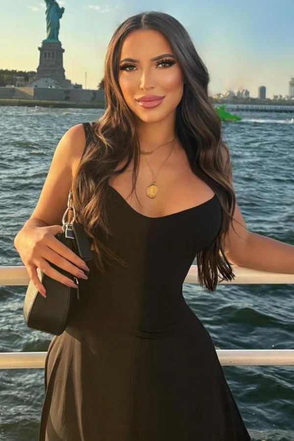 Ceyhan Sürprizli Escort Kezban