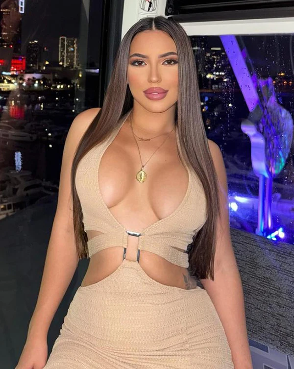 Adana Escort Peri & Sude Kanınızı Donduracak Güzelliğiyle Sizlerle
